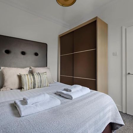 The West Kensington Apartments London Exterior photo