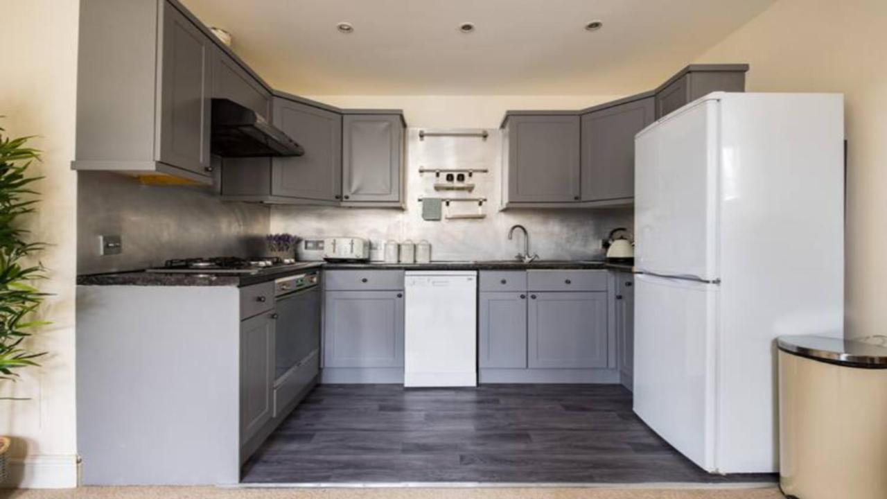 The West Kensington Apartments London Exterior photo