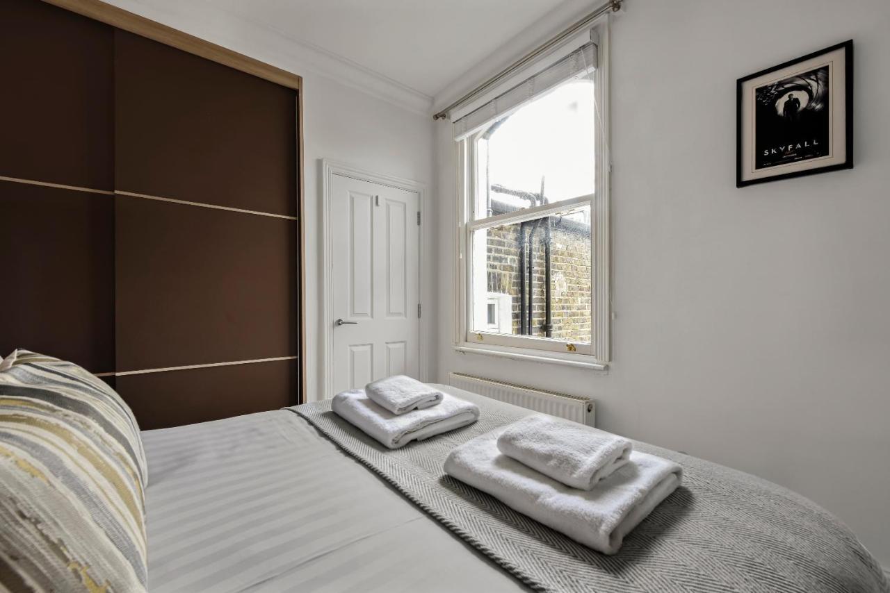 The West Kensington Apartments London Room photo